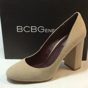 BCBGeneration women shoe tan suede upper Sz. 10